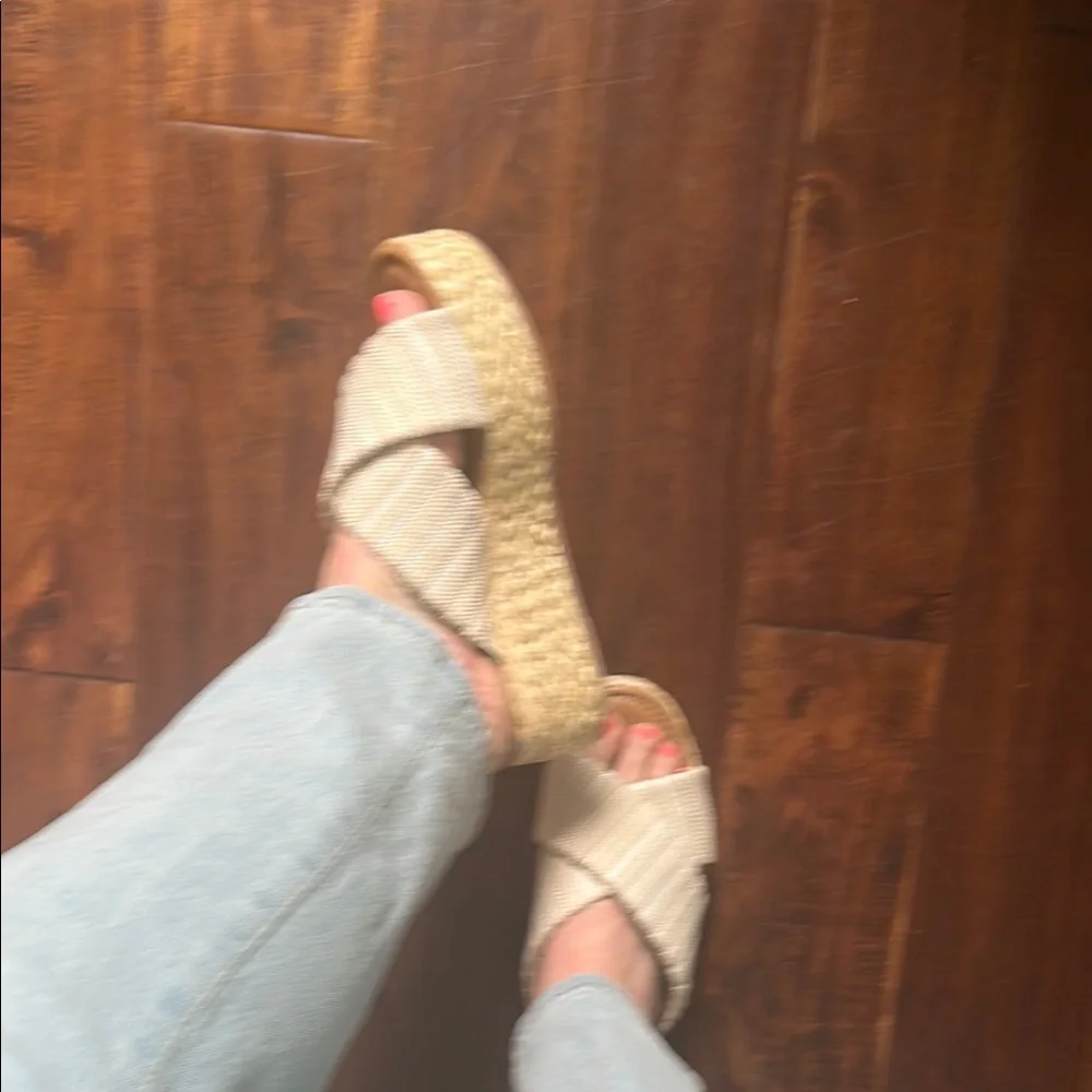 Universal Thread Cream Tan Knit Criss Cross Platform Espadrille Slide Sandals